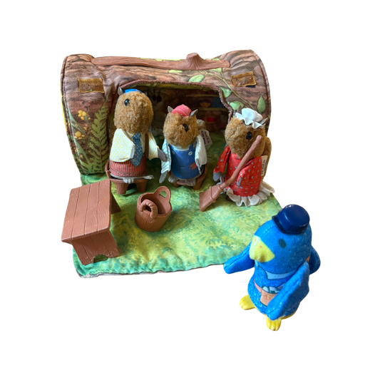 1979 Fisher Price Woodsey Squirrel Family Log House playset